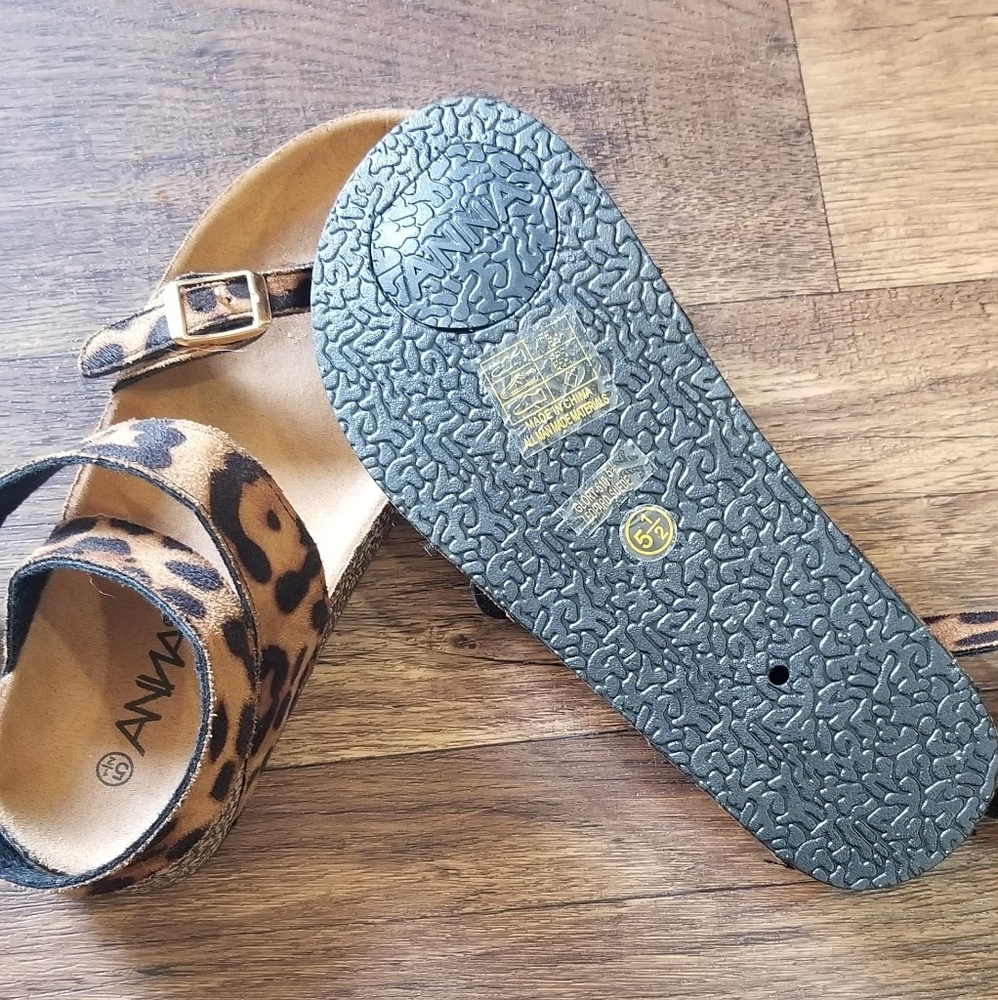 Sandals - Picture 2 of 3